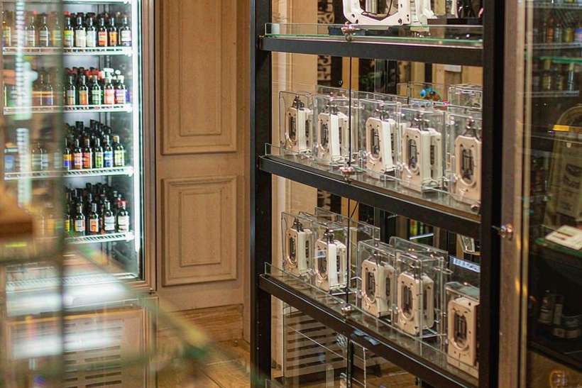 Bulk Distribution for Vapowanie products in Amsterdam — small parcel