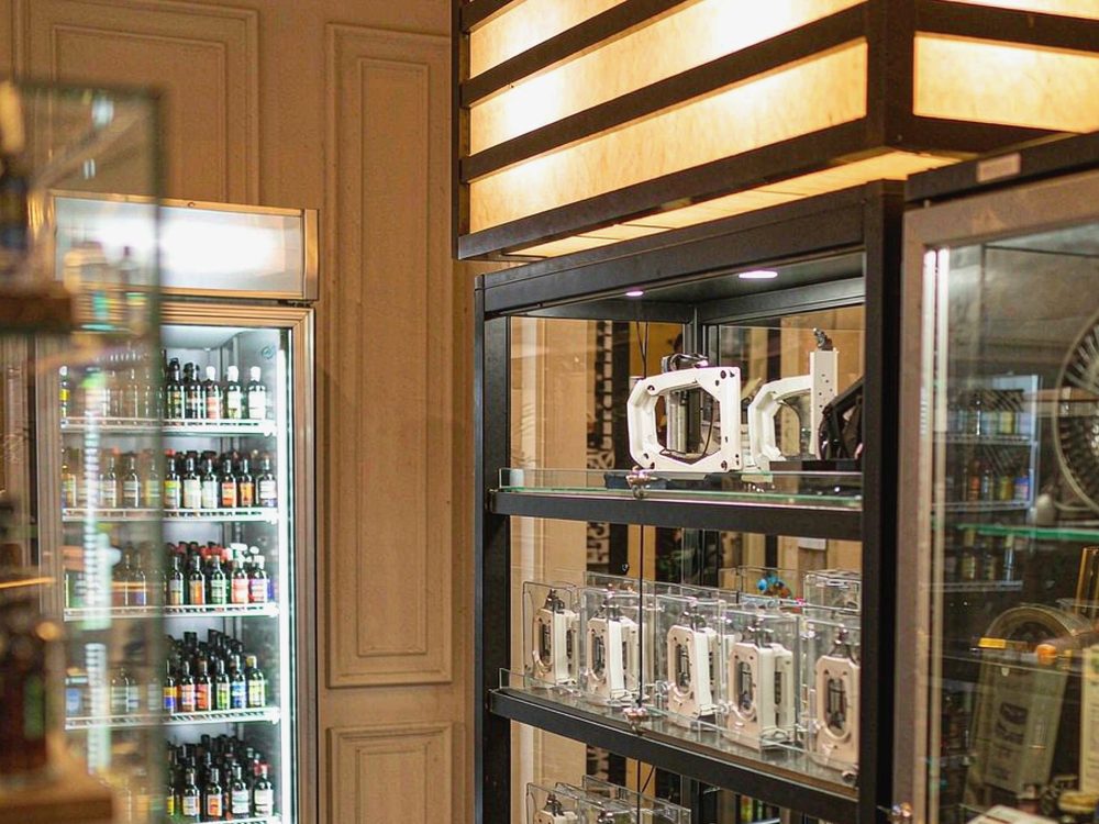 How to Store Vapowanie in Amsterdam — bulk case