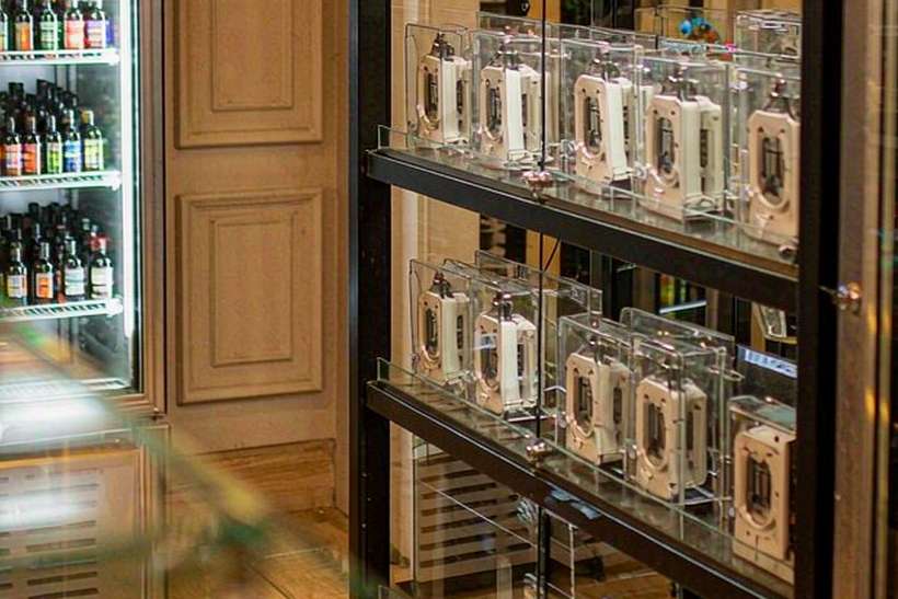 How to Store Vapowanie kits — container load