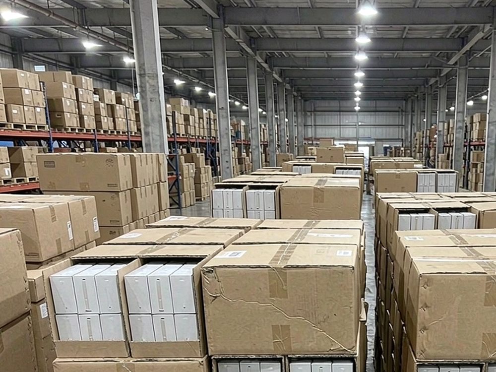 Launch Plan for Vapowanie products in Amsterdam — no minimum MOQ