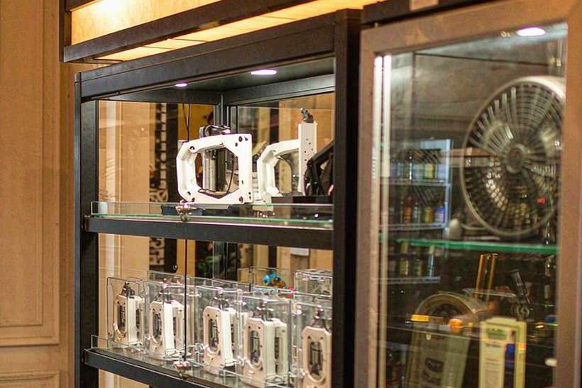 Shipping Guide for Amsterdam Vapowanie — limited batch