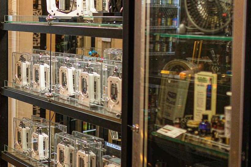 Shipping Guide for Amsterdam Vapowanie — US warehouse