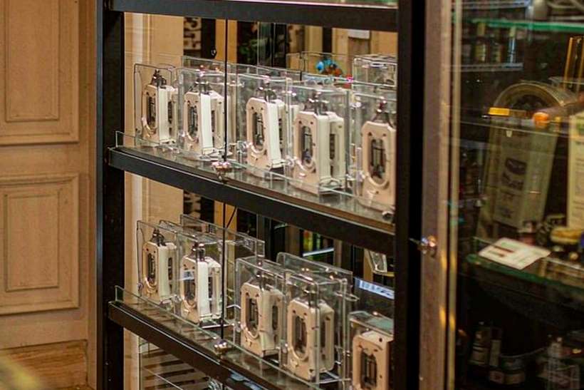 Warehouse Options for Vapowanie products in Amsterdam — Autumn stock